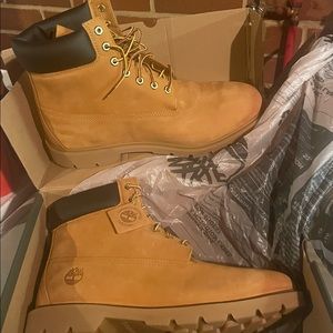 Mens size 13 Timberlands new in box-wheat colored waterproof boots in box